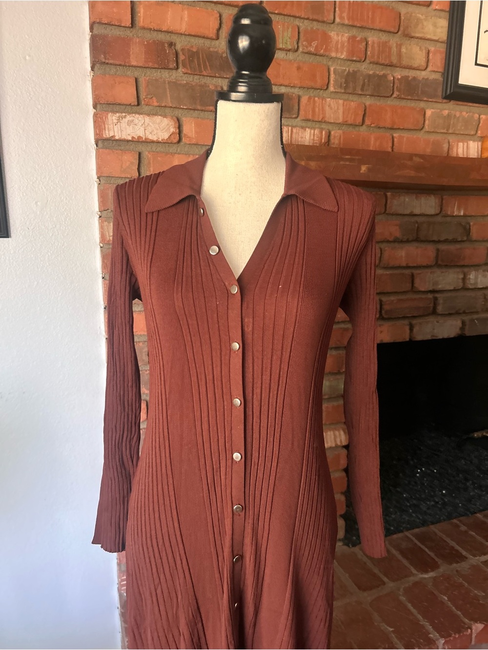 Sandro Melanie Ribbed Knit Button-Front Midi Dress in Dark Brown Sz 8 US - Picture 3 of 9